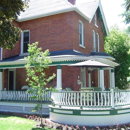 Clydesdale House Barrie Exterior foto